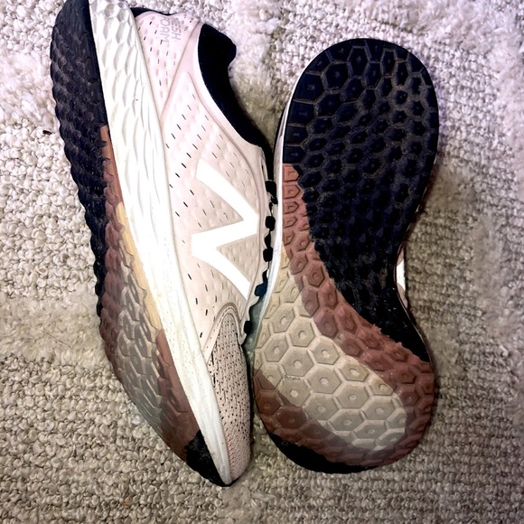 New Balance Women's Fresh Foam Zante V4 Running | Conch Shell/Pigment | Like New - Picture 2 of 7
